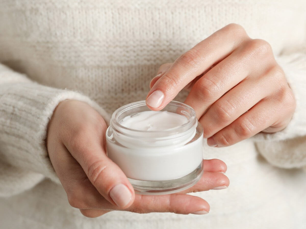 Кремы, маски и сыворотки для лица в холодное время года Кремы, маски и сыворотки для лица в холодное время года